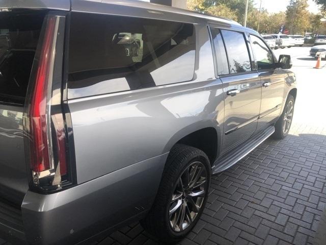 used 2020 Cadillac Escalade ESV car, priced at $32,251