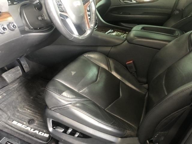 used 2020 Cadillac Escalade ESV car, priced at $33,965