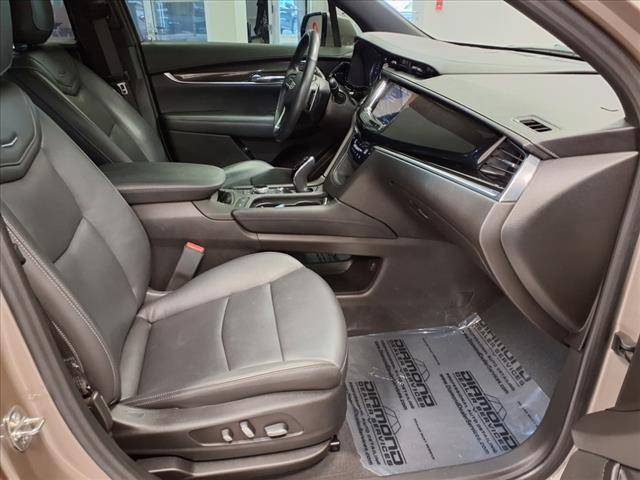 used 2022 Cadillac XT6 car, priced at $38,534