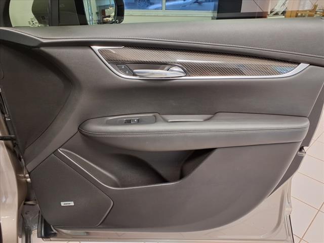 used 2022 Cadillac XT6 car, priced at $38,534
