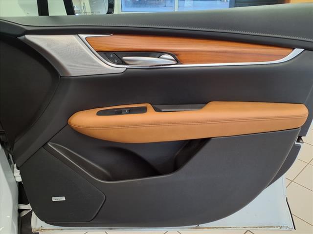 used 2023 Cadillac XT5 car, priced at $33,972