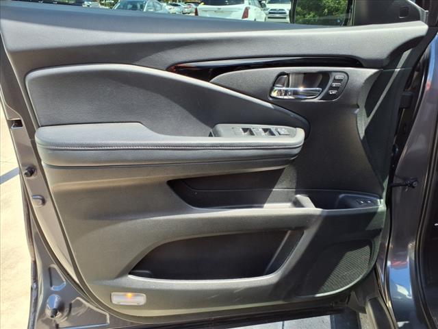 used 2022 Honda Pilot car, priced at $28,625
