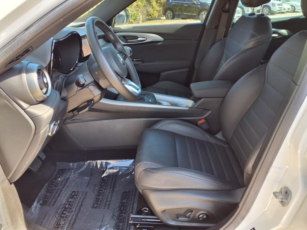 new 2024 Alfa Romeo Tonale car, priced at $42,237