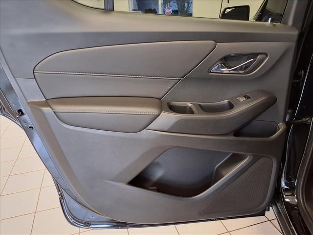 used 2022 Chevrolet Traverse car, priced at $25,987
