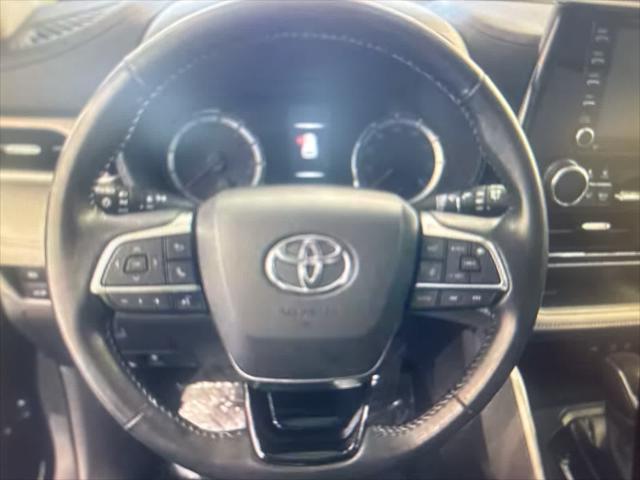 used 2021 Toyota Highlander car, priced at $26,299