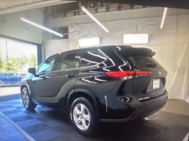 used 2021 Toyota Highlander car, priced at $26,299
