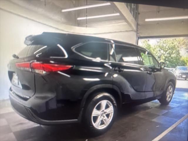used 2021 Toyota Highlander car, priced at $26,299