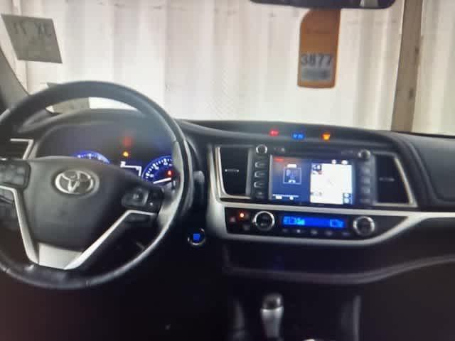 used 2018 Toyota Highlander car, priced at $26,460