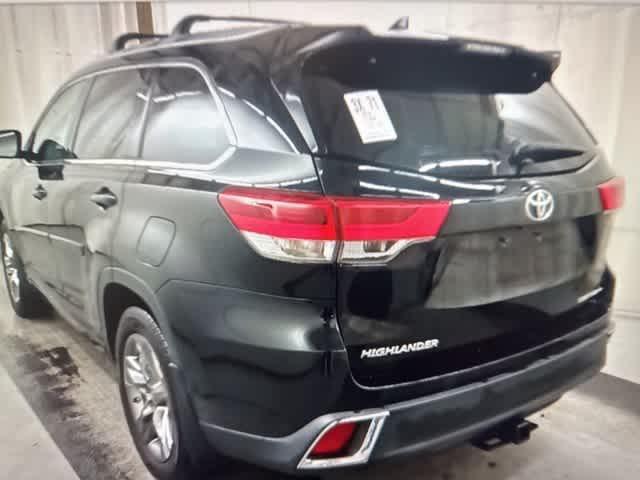 used 2018 Toyota Highlander car, priced at $26,460