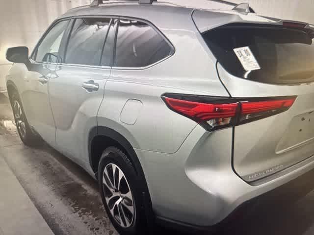 used 2021 Toyota Highlander Hybrid car, priced at $38,995