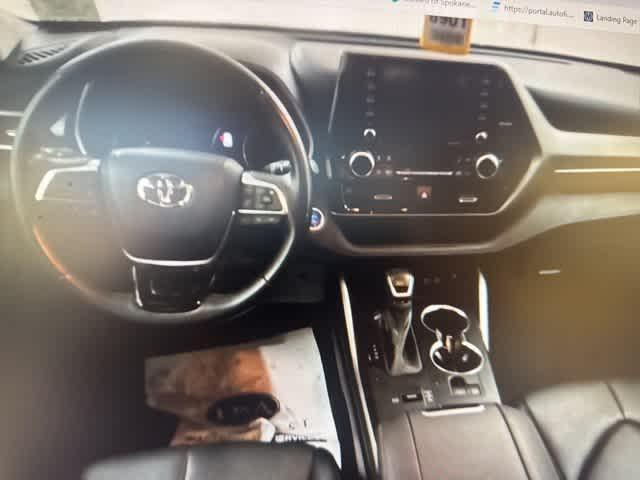 used 2021 Toyota Highlander Hybrid car, priced at $38,995