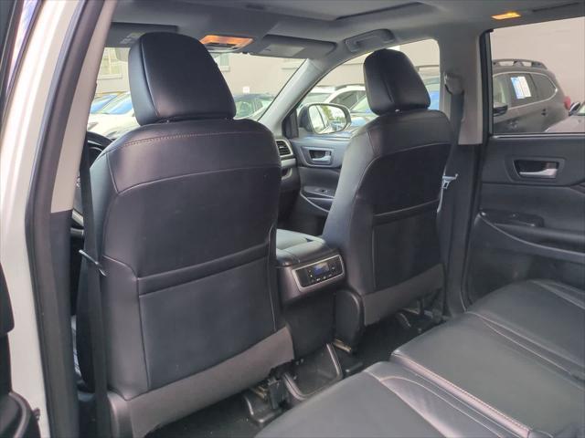used 2018 Toyota Highlander car, priced at $24,249