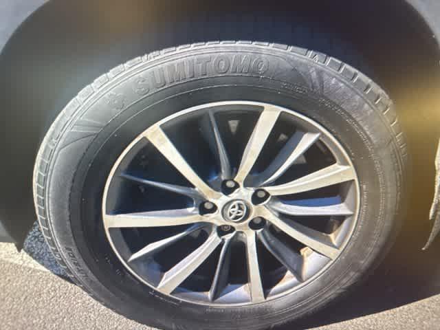 used 2018 Toyota Highlander car, priced at $25,600