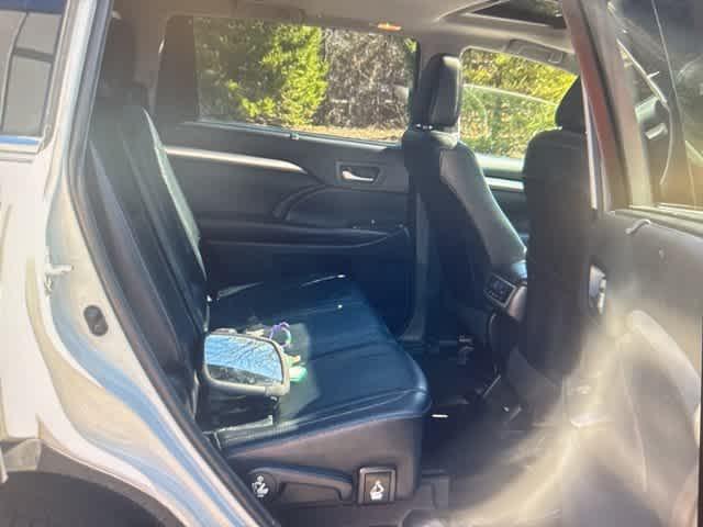 used 2018 Toyota Highlander car, priced at $25,600