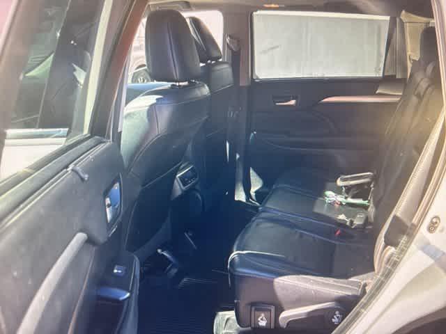 used 2018 Toyota Highlander car, priced at $25,600