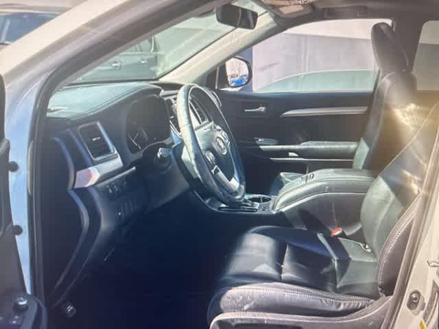 used 2018 Toyota Highlander car, priced at $25,600