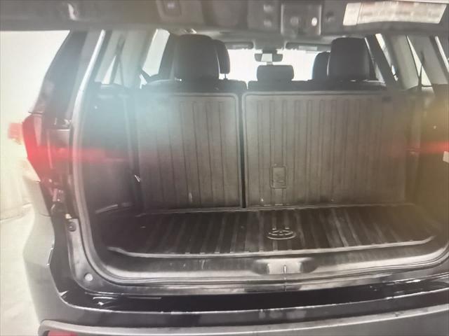 used 2019 Toyota Highlander car, priced at $25,420