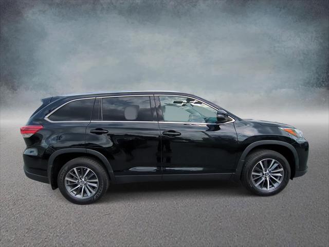 used 2019 Toyota Highlander car, priced at $24,399