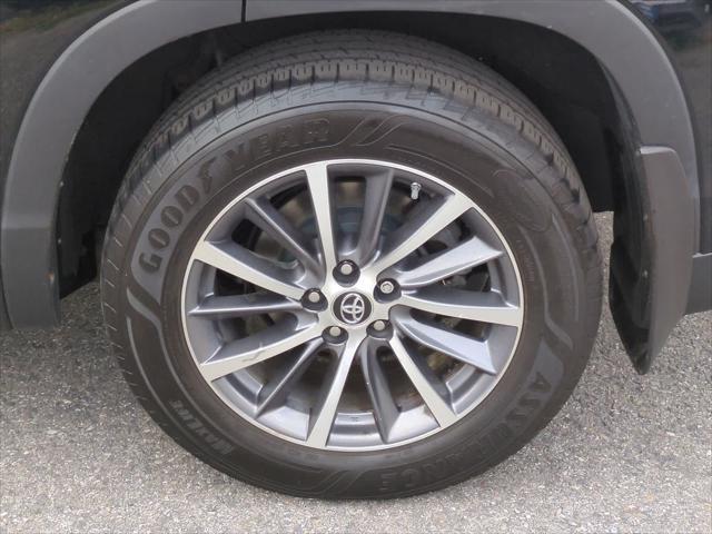 used 2019 Toyota Highlander car, priced at $24,399