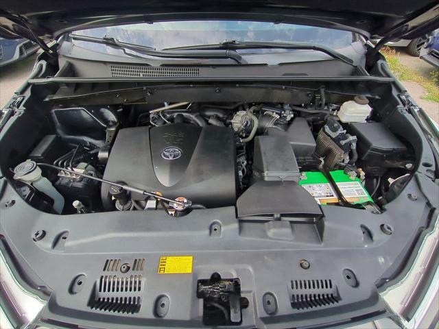 used 2019 Toyota Highlander car, priced at $24,399