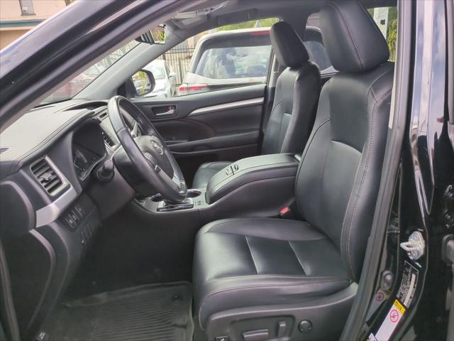 used 2019 Toyota Highlander car, priced at $24,399