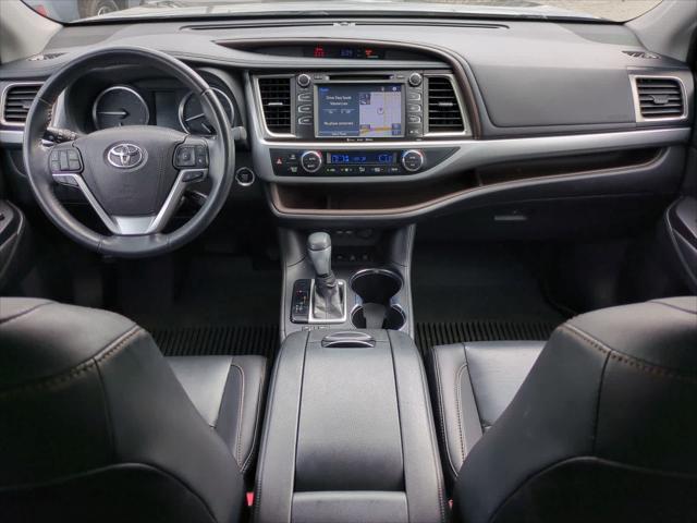 used 2019 Toyota Highlander car, priced at $24,399