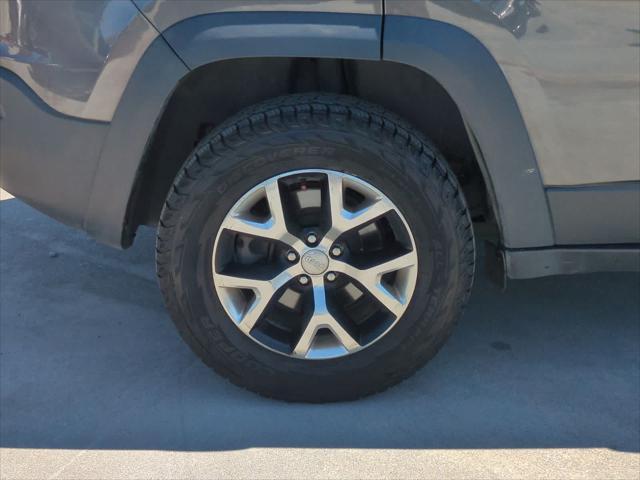 used 2016 Jeep Cherokee car, priced at $11,991