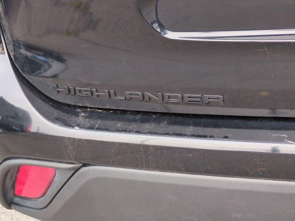 used 2024 Toyota Highlander Hybrid car, priced at $39,779