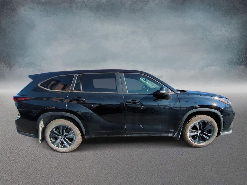 used 2024 Toyota Highlander Hybrid car, priced at $40,448