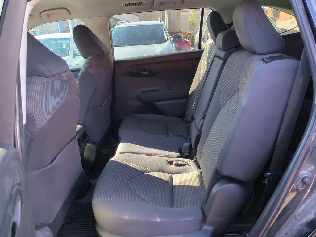 used 2024 Toyota Highlander Hybrid car, priced at $40,448