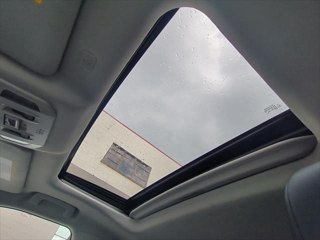 used 2021 Toyota Highlander car, priced at $34,399