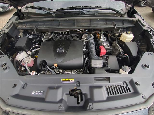 used 2021 Toyota Highlander car, priced at $34,399