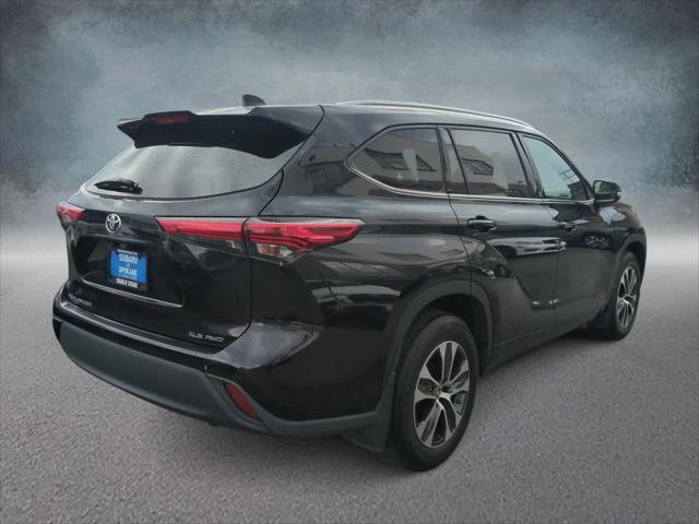 used 2021 Toyota Highlander car, priced at $34,399