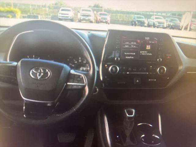 used 2021 Toyota Highlander car, priced at $34,599