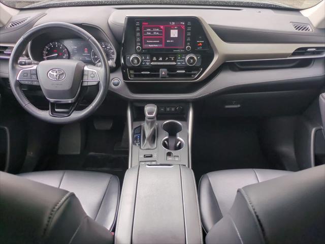 used 2021 Toyota Highlander car, priced at $34,399