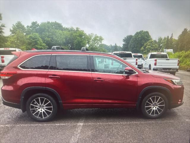 used 2017 Toyota Highlander car, priced at $23,903