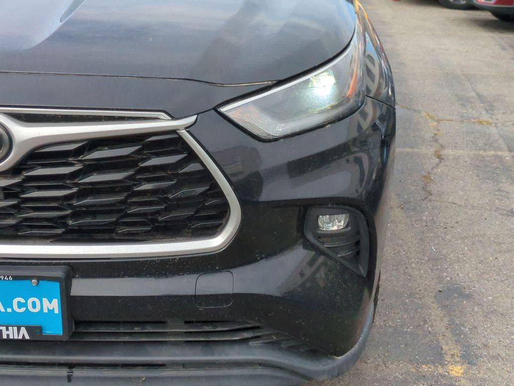 used 2021 Toyota Highlander car, priced at $28,939