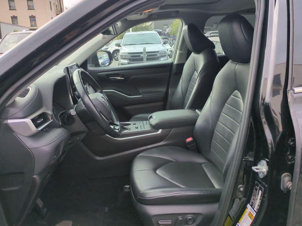 used 2021 Toyota Highlander car, priced at $28,939
