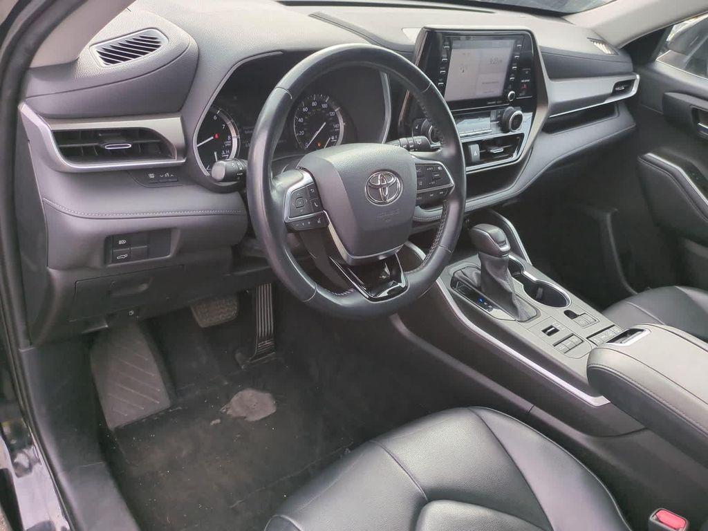 used 2021 Toyota Highlander car, priced at $28,939