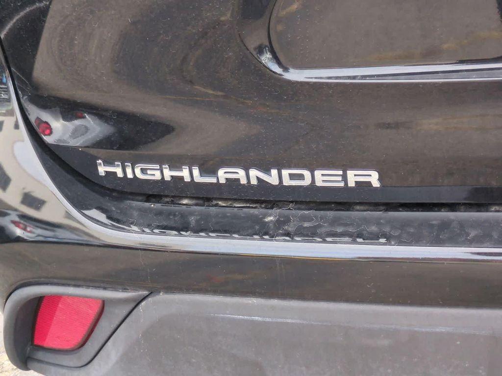 used 2021 Toyota Highlander car, priced at $28,939