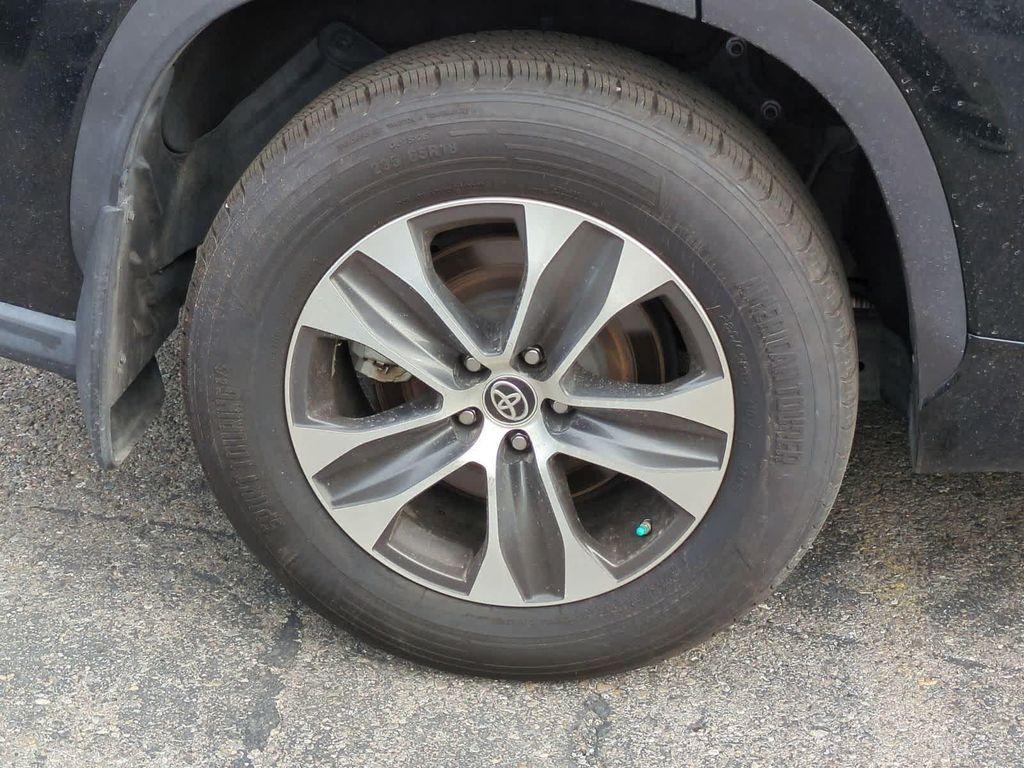 used 2021 Toyota Highlander car, priced at $28,939