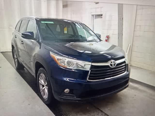 used 2015 Toyota Highlander car, priced at $21,940