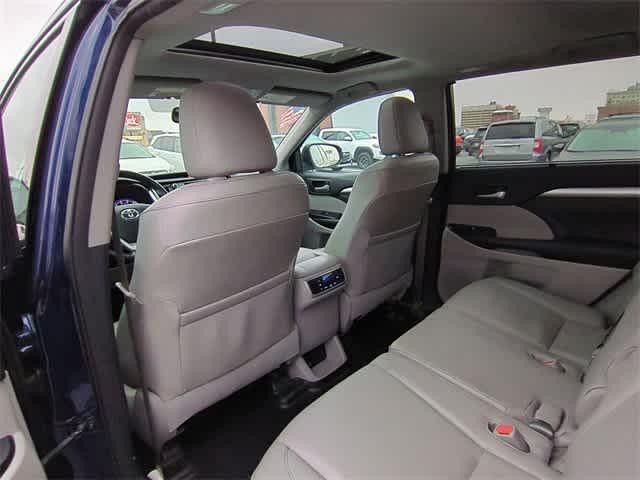 used 2015 Toyota Highlander car, priced at $19,987