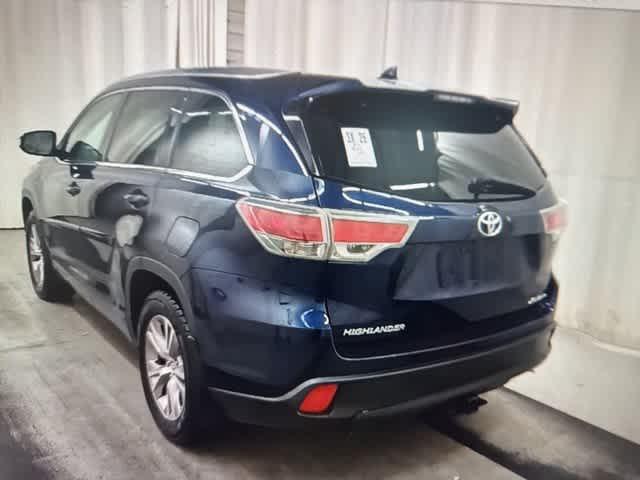 used 2015 Toyota Highlander car, priced at $21,940