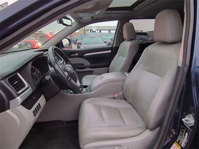 used 2015 Toyota Highlander car, priced at $19,987