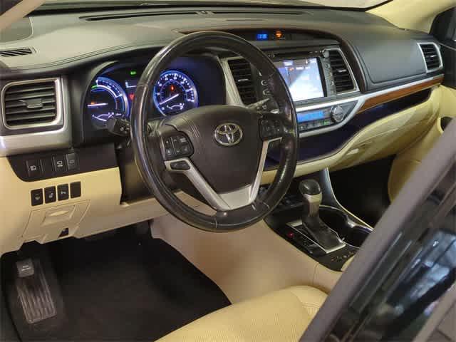 used 2018 Toyota Highlander Hybrid car, priced at $26,408