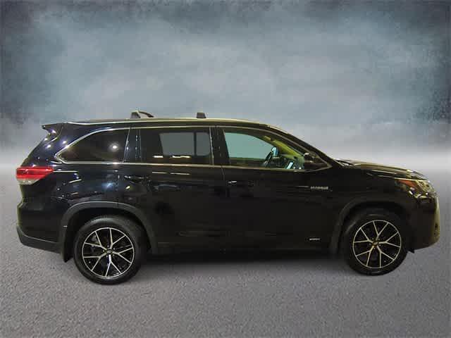 used 2018 Toyota Highlander Hybrid car