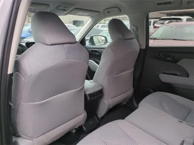 used 2021 Toyota Highlander Hybrid car, priced at $31,240