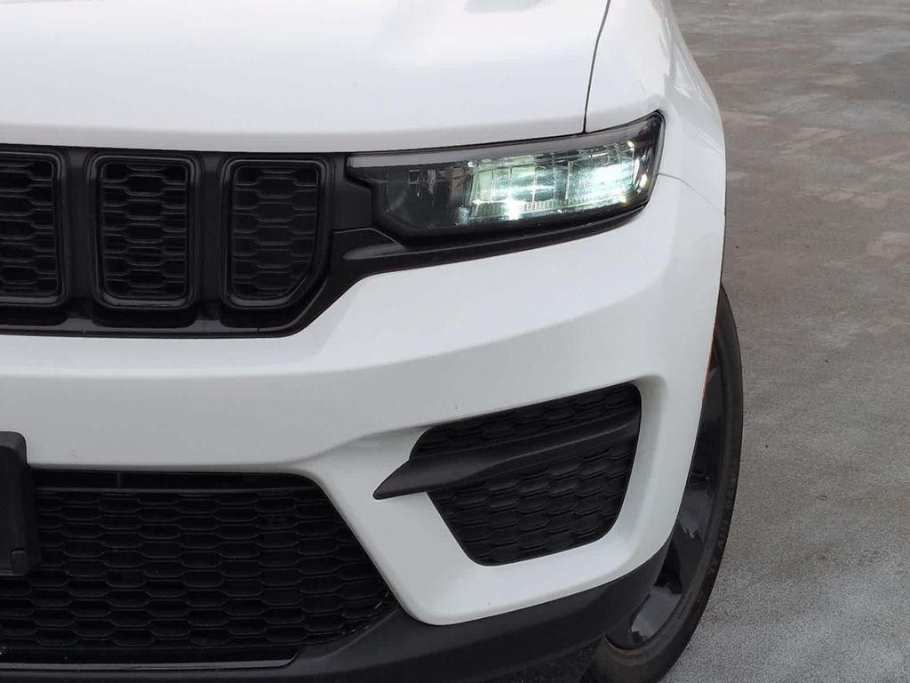 used 2023 Jeep Grand Cherokee car, priced at $28,350