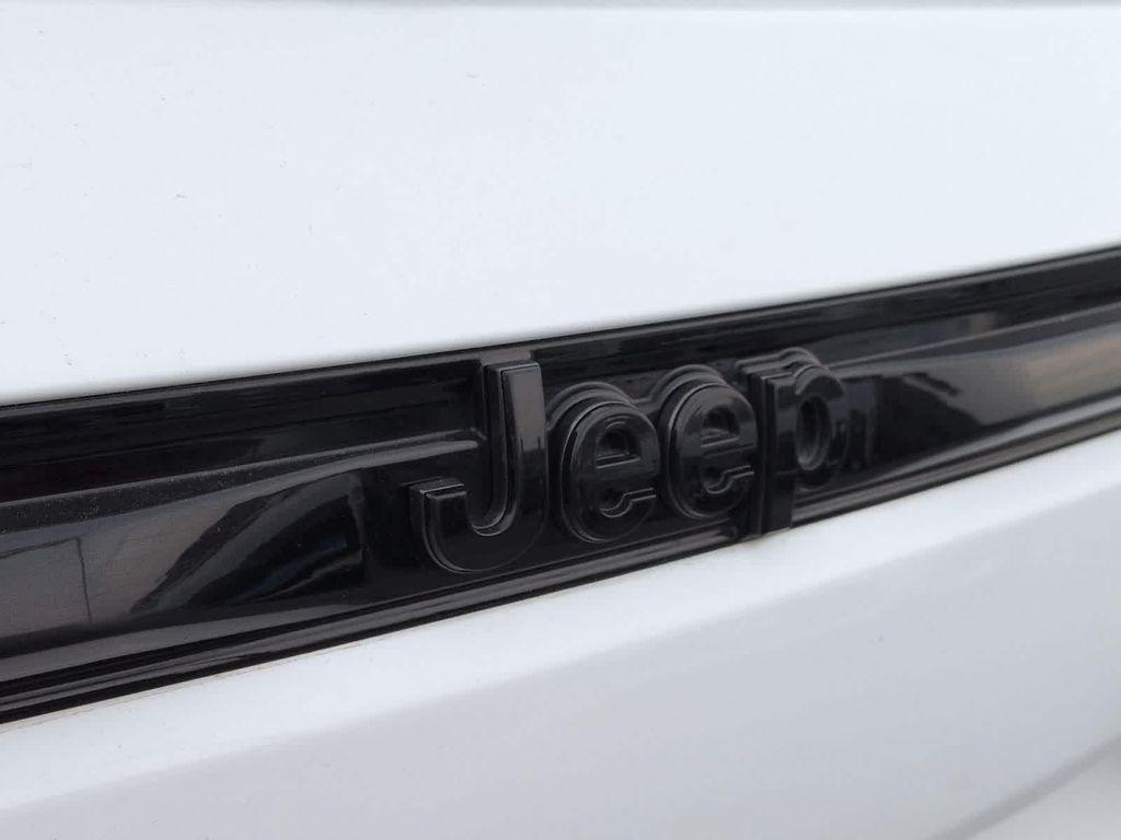 used 2023 Jeep Grand Cherokee car, priced at $28,350